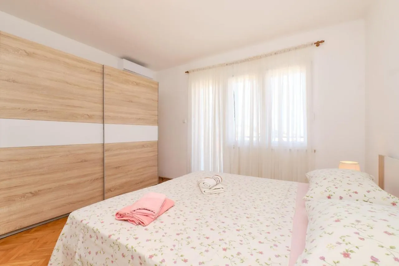 Sea View Apartment Sandra In Mali Lošinj 0*,